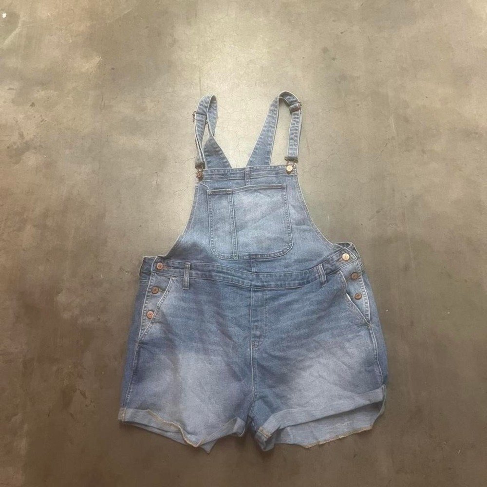 Y2K women's old navy overall shorts‎